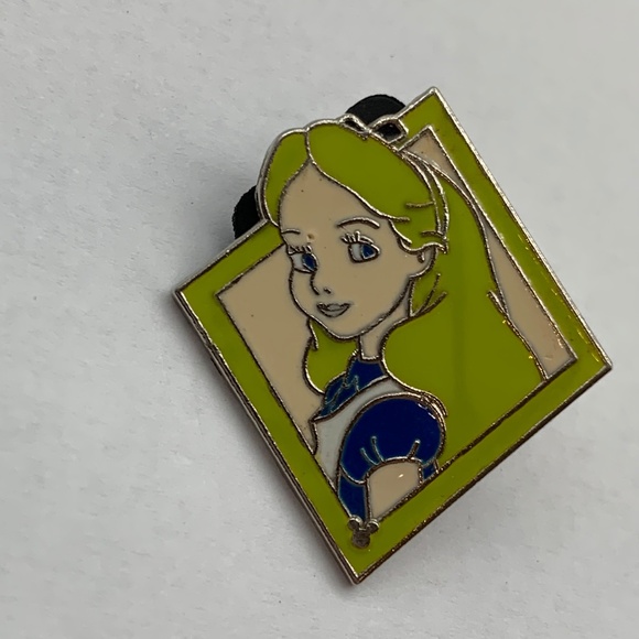 Disney Parks Pin Trading Alice in Wonderland Cast Lanyard Collection 2006 Pin - Picture 3 of 6